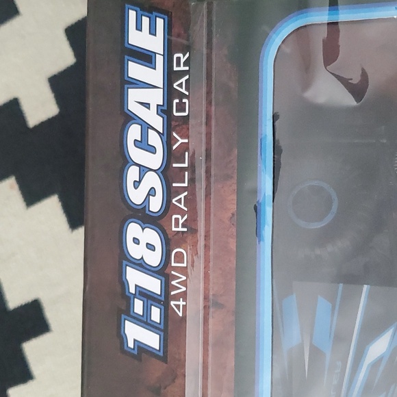 Blue Rock Crawler 1:18 Scale 4WD Rally Car 2.4GHz Radio Control RC Hobby Toy New - Picture 4 of 13